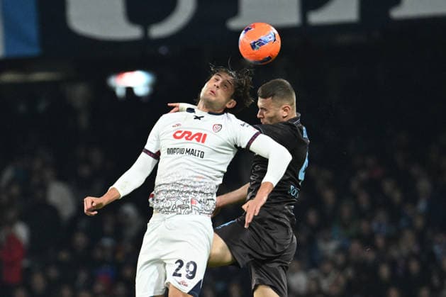 Gennaro Borreli of Cagliari Calcio competes for the ball with Alessandro Buongiorno of SSC Napoli during the Coppa Italia Freccia Rossa match between SSC Napoli- Cagliari Calcio  Copyright: xDaniloxGemito IPAxSportx xipa-agency.netx xx IPA_68698461 IPA_Agency_IPA68698461