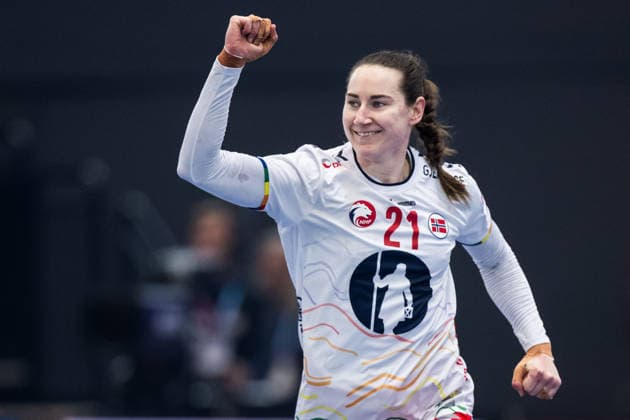 251203 Ingvild Bakkerud of Norway celebrating during the 2025 IHF Women™s World Championship, WM, Weltmeisterschaft handball match between Norway and Sweden on December 3, 2025 in Dortmund. Photo: Emma Wallskog BILDBYRAN COP 320 EW0601 handball, handboll, handball,handboll,handball,bbeng,vm,handba Copyright: EMMAxWALLSKOG BB251203EW026