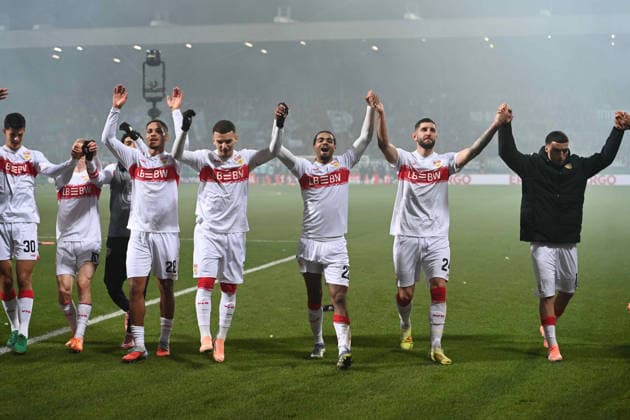 Schlussjubel VfB Stuttgart, Jubel, jubeln, Freude, cheers, Fussball, DFB Pokal, Achtelfinale, Round of 16, VfL Bochum (BO) - VfB Stuttgart (S) 0-2 am 03.12.2025, Vonovia Ruhrstadion Bochum Deutschland. DFL regulations prohibit any use of photographs as image sequences and or quasi-video Â
