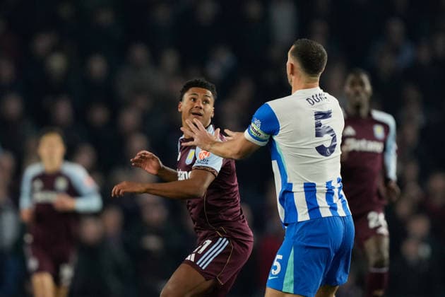 Brighton and Hove Albion v Aston Villa Premier League 03 12 2025. Aston Villa forward Ollie Watkins (11) and Brighton & Hove Albion manager defender Lewis Dunk (5) during the Premier League match between Brighton and Hove Albion and Aston Villa at the American Express Stadium, Brighton and Hove, England on 3 December 2025. Brighton and Hove American Express Stadium East Sussex England Editorial use only DataCo restrictions apply See www.football-dataco.com , Copyright: xStephenxFlynnx PSI-23328-0021