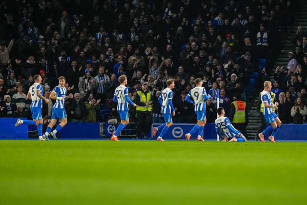 Brighton and Hove Albion v Aston Villa Premier League 03 12 2025. GOAL 1-0 Brighton & Hove Albion manager defender Jan Paul van Hecke (6) celebrates his goal with team mates during the Premier League match between Brighton and Hove Albion and Aston Villa at the American Express Stadium, Brighton and Hove, England on 3 December 2025. Brighton and Hove American Express Stadium East Sussex England Editorial use only DataCo restrictions apply See www.football-dataco.com , Copyright: xStephenxFlynnx PSI-23328-0030
