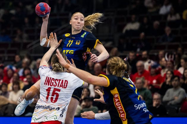 251203 Tyra AxnÃ r of Sweden during the 2025 IHF Women™s World Championship, WM, Weltmeisterschaft handball match between Norway and Sweden on December 3, 2025 in Dortmund. Photo: Emma Wallskog BILDBYRAN COP 320 EW0601 handball handboll handball handboll handball bbeng vm handball-vm handbolls-vm ihf handball world championship world handball championship 2025 world championship 2025 norway norge sverige sweden dam bbeng bbauto norge norway sverige sweden Copyright: EMMAxWALLSKOG BB251203EW030
