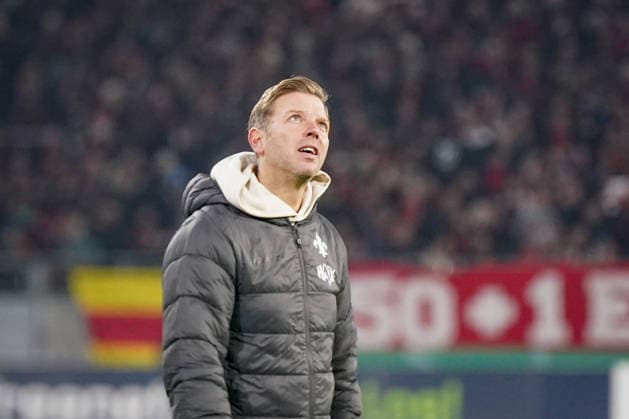 Deutschland: Fussball DFB-Pokal 2025 26, Achtelfinale - SC Freiburg vs SV Darmstadt 98 - Europa-Park-Stadion (Freiburg): Florian Kohfeldt (Trainer, SV Darmstadt 98) Freiburg im Breisgau Baden-Württemberg Deutschland Copyright: xJOERANxSTEINSIEKx