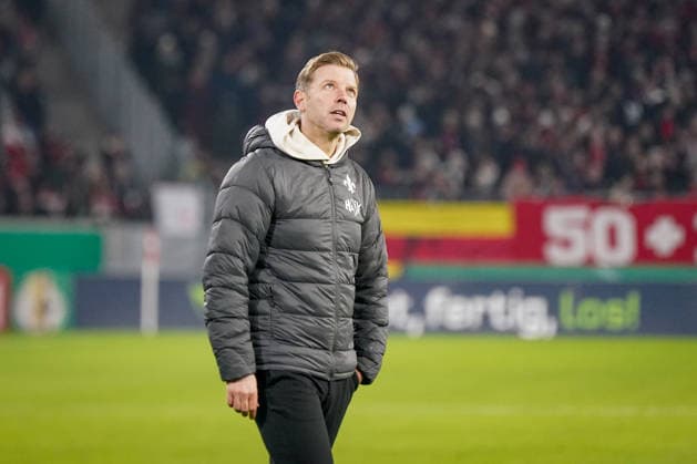 Deutschland: Fussball DFB-Pokal 2025 26, Achtelfinale - SC Freiburg vs SV Darmstadt 98 - Europa-Park-Stadion (Freiburg): Florian Kohfeldt (Trainer, SV Darmstadt 98) Freiburg im Breisgau Baden-Württemberg Deutschland Copyright: xJOERANxSTEINSIEKx