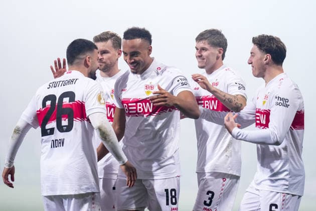 BOCHUM, GERMANY - DECEMBER 3: Deniz Undav of VfB Stuttgart, Maximilian Mittelstadt of VfB Stuttgart, Jamie Leweling of VfB Stuttgart, Ramon Hendriks of VfB Stuttgart and Angelo Stiller of VfB Stuttgart celebrate their team s second goal during the DFB Cup round of 16 match between VfL Bochum and VfB Stuttgart at Vonovia Ruhrstadion on December 3, 2025 in Bochum, Germany. (Photo by Rene Nijhuis) SPO  Copyright: xRenexNijhuis