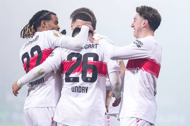 BOCHUM, GERMANY - DECEMBER 3: Lorenz Assignon of VfB Stuttgart, Deniz Undav of VfB Stuttgart and Angelo Stiller of VfB Stuttgart celebrate their team s second goal during the DFB Cup round of 16 match between VfL Bochum and VfB Stuttgart at Vonovia Ruhrstadion on December 3, 2025 in Bochum, Germany. (Photo by Rene Nijhuis) SPO  Copyright: xRenexNijhuis