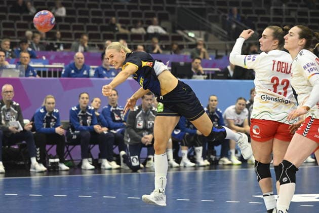 DORTMUND, TYSKLAND 20251203 Sveriges Nina Koppang under onsdagens match i huvudrundan i damernas handbolls-VM mellan Sverige och Norge i Westfalenhalle i Dortmund, Tyskland.