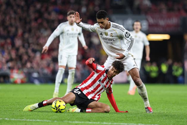 December 3, 2025, Bilbao, Vizcaya, Spain: Selton Sued Sanchez of Athletic Club and Jude Bellingham of Real Madrid CF in action during the Spanish League, LaLiga EA Sports, football match played between Athletic Club de Bilbao and Real Madrid at San Mames stadium on December 03, 2025 in Bilbao, Spain. Bilbao Spain - ZUMAa181 20251203_zaa_a181_131 Copyright: xIrinaxR.xHipolitox