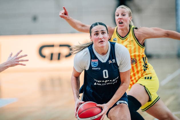 BB-1BL Damen Syntainics MBC Lions - Alba Berlin Alexia Susan Allesch (GISA Lions MBC) waehrend der Saison 2025-2026 in der DBBL Toyota Bundesliga Syntainics MBC Lions und Alba Berlin in der SWH Arena am 3. December 2025 in Halle Saale, Sachsen Anhalt, Deutschland