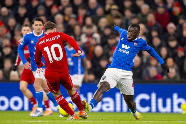 Football - FA Premier League - Liverpool FC v Sunderland AFC LIVERPOOL, ENGLAND - Wednesday, December 3, 2025: Liverpool s Alexis Mac Allister is challenged by Sunderland s Brian Brobbey (R) during the FA Premier League match between Liverpool FC and Sunderland AFC at Anfield. (Photo by David Rawcliffe Propaganda) LIVERPOOL Anfield MERSEYSIDE ENGLAND  Copyright: xDavidxRawcliffex P2025-12-03-Liverpool_Sunderland-35