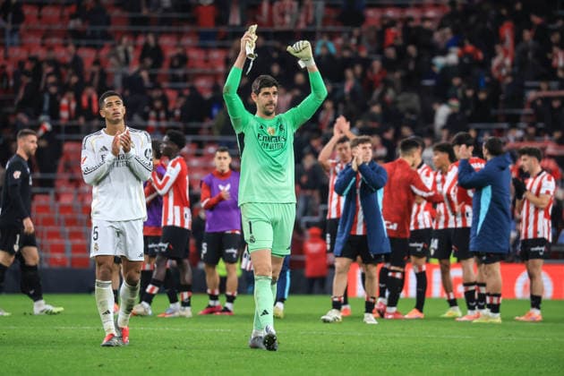 Spain - LaLiga EA sports - Athletic Club vs Real Madrid CF - 03 12 2025 SPAIN, BILBAO, DECEMBRE 03. Thibaut Courtois of Real Madrid and Jude Bellingham of Real Madrid greets the supporters at the end of the LaLiga EA Sports football match between Athletic Club and Real Madrid CF, on December 03, 2025 at Estadio de San Mames in Bilbao, Spain. Photo by Manuel Blondeau AOP.Press Bilbao Estadio de San Mames Basque Country Spain Copyright: x ManuelxBlondeau AOP.Pressx AOP20251203-0028