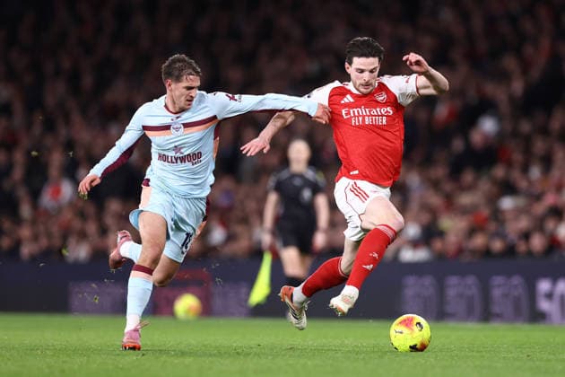 Arsenal v Brentford 03 December 2025, London - Premier League Football - Arsenal v Brentford - Yehor Yarmolyuk of Brentford and Declan Rice of Arsenal - Photo: Jacques Feeney Offside. London UK Copyright: xJacquesxFeeneyx xOffsidexOffside