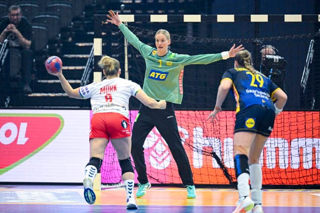 DORTMUND, TYSKLAND 20251203 Sveriges malvakt Johanna Bundsen under onsdagens match i huvudrundan i damernas handbolls-VM mellan Sverige och Norge i Westfalenhalle i Dortmund, Tyskland.