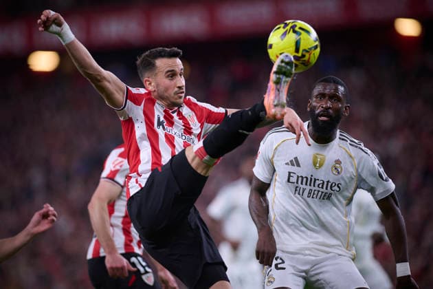 Athletic de Bilbao™s Alex Berenguer (L) and Real Madrid™s Antonio Rudiger during La Liga match. December 03 ,2025. (20251203041)