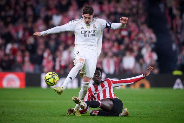 Athletic de Bilbao™s Adama Boiro (R) and Real Madrid™s Fede Valverde during La Liga match. December 03 ,2025. (20251203100)