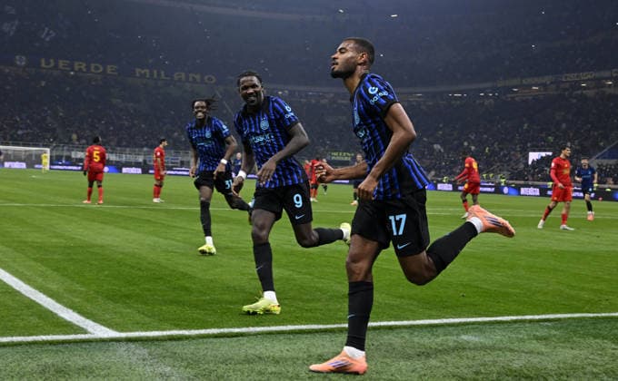 Foto IPP Paolo Bona Milano 03 12 2025 Coppa Italia di Calcio stagione 2025 2026 partita Inter-Venezia Nella foto Andy Diouf esulta dopo il gol del 1-0 Italy Photo Press Worldwide Copyright italy Italy ITALY  Copyright: xR4924_italyphotopressx
