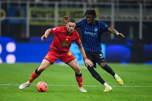 FC Internazionale v Venezia FC - Coppa Italia Antonio Casas of Venezia FC competes for the ball with Yann Bisseck of FC Internazionale during the Coppa Italia football match between FC Internazionale and Venezia FC. Milan Italy Copyright: xNicolòxCampox