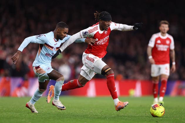Arsenal v Brentford 03 December 2025, London - Premier League Football - Arsenal FC v Brentford FC - Noni Madueke of Arsenal gets away from Rico Henry of Brentford - Photo: Jacques Feeney Offside. London UK Copyright: xJacquesxFeeneyx xOffsidexOffside