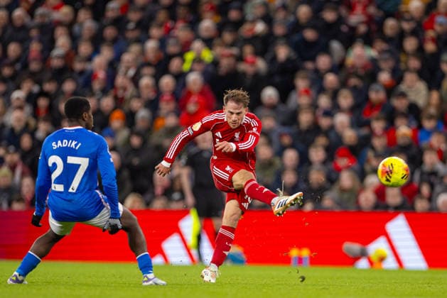 Football - FA Premier League - Liverpool FC v Sunderland AFC LIVERPOOL, ENGLAND - Wednesday, December 3, 2025: Liverpool s Alexis Mac Allister with attempt on goal during the FA Premier League match between Liverpool FC and Sunderland AFC at Anfield. (Photo by David Rawcliffe Propaganda) LIVERPOOL Anfield MERSEYSIDE ENGLAND  Copyright: xDavidxRawcliffex P2025-12-03-Liverpool_Sunderland-86