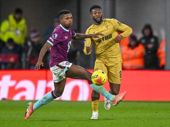 Burnley v Crystal Palace Premier League Lyle Foster of Burnley and Jefferson Lerma of Crystal Palace battles for the ball during the Premier League match at Turf Moor, Burnley 03 12 2025 UK Newspapers OUT Copyright: xKarlxVallantinex FIL-22588-0115