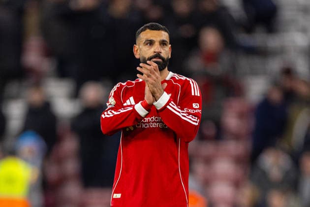 Football - FA Premier League - Liverpool FC v Sunderland AFC LIVERPOOL, ENGLAND - Wednesday, December 3, 2025: Liverpool s Mohamed Salah applauds the supporters after the FA Premier League match between Liverpool FC and Sunderland AFC at Anfield. (Photo by David Rawcliffe Propaganda) LIVERPOOL Anfield MERSEYSIDE ENGLAND  Copyright: xDavidxRawcliffex P2025-12-03-Liverpool_Sunderland-107