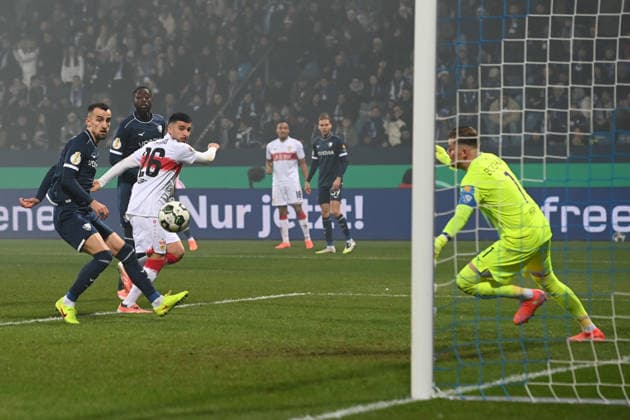 Deniz UNDAV (S) erzielt per Kopfball das Tor zum 0-2, Aktion, Fussball, DFB Pokal, Achtelfinale, Round of 16, VfL Bochum (BO) - VfB Stuttgart (S) 0-2 am 03.12.2025, Vonovia Ruhrstadion Bochum Deutschland. DFL regulations prohibit any use of photographs as image sequences and or quasi-video Â