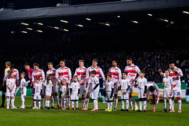BOCHUM, GERMANY - DECEMBER 3: The starting eleven VfB Stuttgart line up prior to the DFB Cup round of 16 match between VfL Bochum and VfB Stuttgart at Vonovia Ruhrstadion on December 3, 2025 in Bochum, Germany. (Photo by Rene Nijhuis) SPO  Copyright: xRenexNijhuis