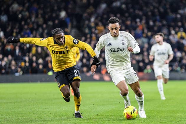 Dan Ndoye (14 Nottingham Forest) on the ball during the Premier League football match between Wolverhampton Wanderers and Nottingham Forest at Molineux stadium in Wolverhampton, England Copyright: xNataliexMincher SPPx Sportspressphoto_SPR69621