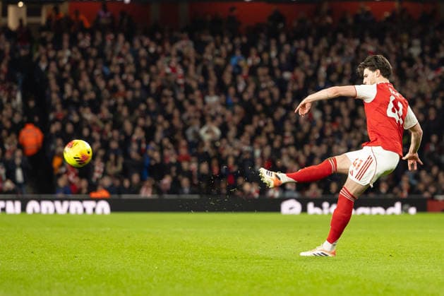 Arsenal v Brentford, Premier League, Football, The Emirates Stadium, London, UK - 03 Dec 2025 Declan Rice of Arsenal FC takes a free kick London The Emirates Stadium Highbury GBR, UK NEWSPAPERS OUT Copyright: xEllixBirchx