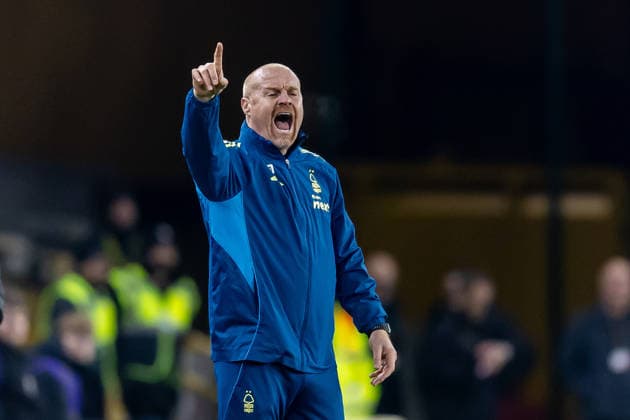 Wolverhampton Wanderers v Nottingham Forest Premier League 03 12 2025. Nottingham Forest Head Coach Sean Dyche gestures during the Premier League match between Wolverhampton Wanderers and Nottingham Forest at Molineux, Wolverhampton, England on 3 December 2025. Wolverhampton Molineux West Midlands England Editorial use only DataCo restrictions apply See www.football-dataco.com , Copyright: xManjitxNarotrax PSI-23331-0058