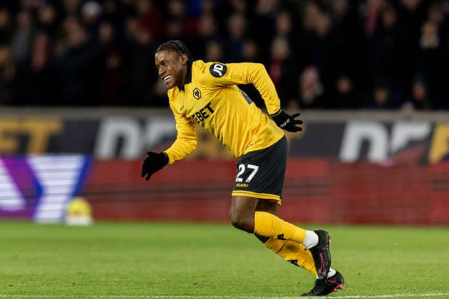 Wolverhampton Wanderers v Nottingham Forest Premier League 03 12 2025. Wolverhampton Wanderers midfielder Jean-Ricner Bellegarde (27) runs forward during the Premier League match between Wolverhampton Wanderers and Nottingham Forest at Molineux, Wolverhampton, England on 3 December 2025. Wolverhampton Molineux West Midlands England Editorial use only DataCo restrictions apply See www.football-dataco.com , Copyright: xManjitxNarotrax PSI-23331-0099
