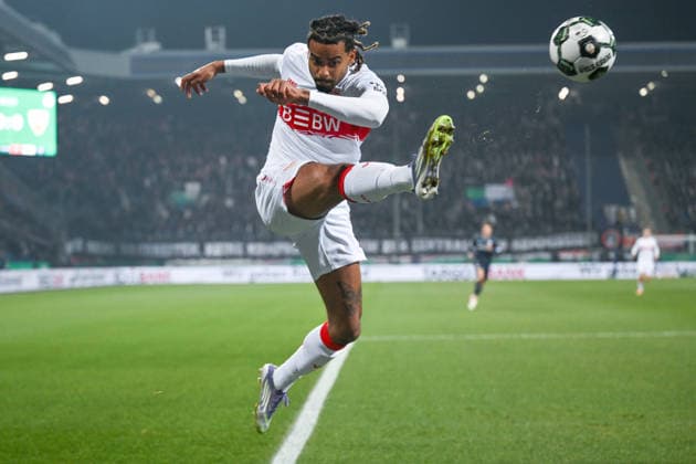 Lorenz Assignon (VfB Stuttgart) 03.12.2025, Fussball DFB Pokal, Saison 2025 2026, Achtelfinale, VfL Bochum - VfB Stuttgart 0:2 DFB regulations prohibit any use of photographs as image sequences and or quasi-video Bochum Vonovia Ruhrstadion Nordrhein Westfalen Deutschland *** Lorenz Assignon VfB Stuttgart 03 12 2025, Football DFB Cup, Season 2025 2026, Round of 16, VfL Bochum VfB Stuttgart 0 2 DFB regulations prohibit any use of photographs as image sequences and or quasi video Bochum Vonovia Ruhrstadion Nordrhein Westfalen Germany Team2