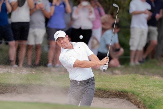 December 4, 2025, Melbourne, Victoria, Australia: Rory McIlroy of Northern Ireland hits out of a bunker on day one of the 2025 Crown Australian Open at The Royal Melbourne Golf Club in Melbourne, Victoria, Australia. Melbourne Australia - ZUMAl303 20251204_aaf_l303_039 Copyright: xSydneyxLowx