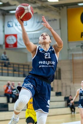 Toyota DBBL -Pokal-Achtelfinale 2025 2026 - Syntainics MBC vs.Alba Berlin Halle Saale, Deutschland 03.Dezember 2025: Im Bild:Rachel Arthur (Halle) Halle Saale swh.Arena Sachsen-Anhalt Deutschland