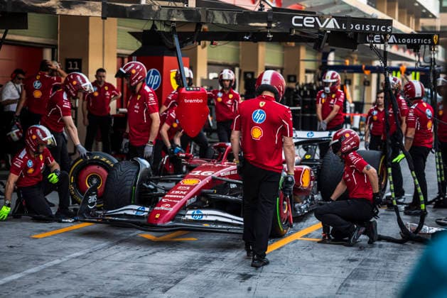 Formula 1 Etihad Airways Abu Dhabi Grand Prix 2025 Alexis Perrin OVERTAKE MAXPPP - Abu Dhabi 04 12 2025 16 LECLERC Charles (mon), Scuderia Ferrari HP pit stop practicing at the Formula 1 Etihad Airways Abu Dhabi Grand Prix 2025, the 24th round of the 2025 FIA Formula 1 World Championship, WM, Weltmeisterschaft at Yas Marina Circuit in Abu Dhabi, United Arab Emirates, from 4 to 7 December 2025 Abu Dhabi Yas Marina Circuit United Arab Emirates  Copyright: xOVERTAKE MAXPPPxAlexisxPerrinx OVT202512040891 OVT202512040891