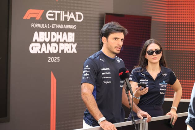 Formula 1 Etihad Airways Abu Dhabi Grand Prix 2025 04.12.2025, Yas Marina Circuit, Abu Dhabi, Formula 1 Etihad Airways Abu Dhabi Grand Prix 2025 , im Bild Carlos Sainz Jr. (ESP), Atlassian Williams Racing