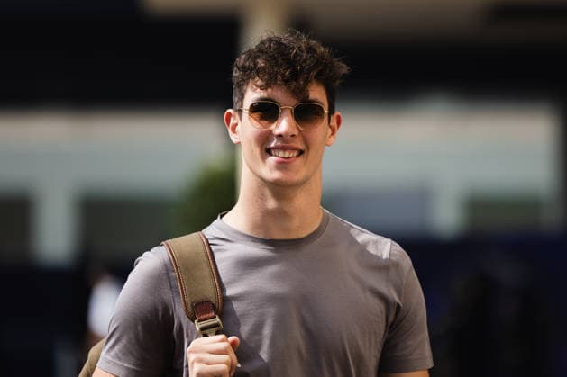 December 4, 2025, Abu Dhabi, Abu Dhabi, United Arab Emirates: 87 OLIVER OLLIE BEARMAN (GBR, Haas F1 Team) entering the paddock at Media Day (Thursday) at the Formula 1 Etihad Airways Abu Dhabi Prix 2025 at the Yas Marina Circuit in Abu Dhabi, United Arab Emirates Abu Dhabi United Arab Emirates - ZUMAr193 20251204_zsp_r193_011 Copyright: xSaraxRuffonix