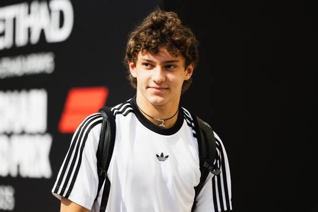 December 4, 2025, Abu Dhabi, Abu Dhabi, United Arab Emirates: 12 ANDREA KIMI ANTONELLI (ITA, Mercedes F1 Team) entering the paddock at Media Day (Thursday) at the Formula 1 Etihad Airways Abu Dhabi Prix 2025 at the Yas Marina Circuit in Abu Dhabi, United Arab Emirates Abu Dhabi United Arab Emirates - ZUMAr193 20251204_zsp_r193_049 Copyright: xSaraxRuffonix
