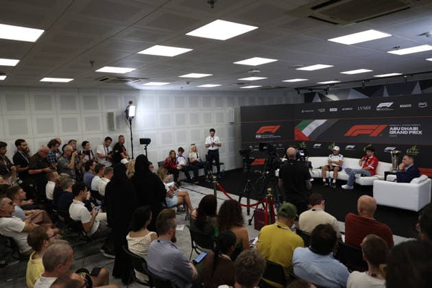04.12.2025, Yas Marina Circuit, Abu Dhabi, Formula 1 Etihad Airways Abu Dhabi Grand Prix 2025 , im Bild George Russell (GBR), Mercedes-AMG Petronas Formula One Team, Isack Hadjar (FRA), Visa Cash App RB Formula One Team, Charles Leclerc (MCO), Scuderia Ferrari HP (Photo by Alessandro Martellotta Hasan Bratic DeFodi Images)