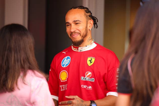 Lewis Hamilton (Scuderia Ferrari HP, 44), ARE, Formel 1 Weltmeisterschaft, Abu Dhabi Grand Prix, Yas Marina Circuit, Media Day, 04.12.2025 ARE, Formel 1 Weltmeisterschaft, Abu Dhabi Grand Prix, Vereinigte Arabische Emirate, Yas Marina Circuit, 04.12.2025 Abu Dhabi Copyright: xEibner-Pressefoto AnnikaxGrafx EP_AGF