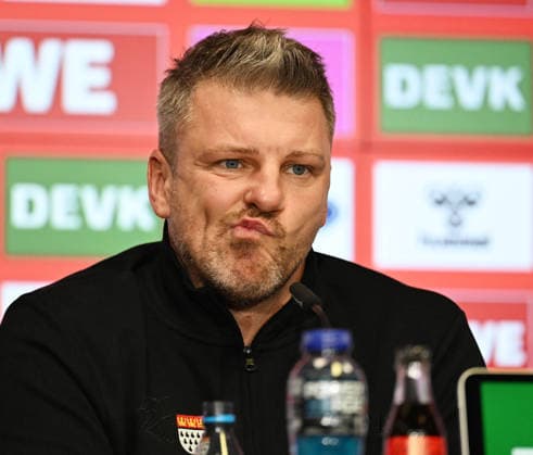 03.12.2025, xophax, Fussball 1.Bundesliga Saison 2025 2026 1.FC Köln , Pressekonferenz im Rhein Energie Stadion Trainer Lukas Kwasniok ( 1.FC Köln ) Köln