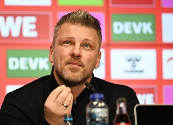 03.12.2025, xophax, Fussball 1.Bundesliga Saison 2025 2026 1.FC Köln , Pressekonferenz im Rhein Energie Stadion Trainer Lukas Kwasniok ( 1.FC Köln ) Köln