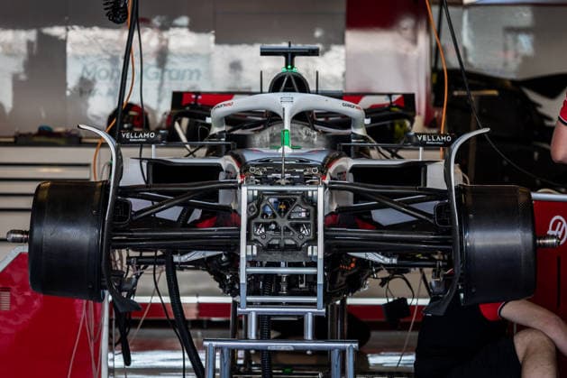2025 Formula One Abu Dhabi Grand Prix Yas Marina Circuit, Abu Dhabi, United Arab Emirates 4.December.2025; MoneyGram Haas F1 Team VF‘25 in the garage during Formula One Abu Dhabi Grand Prix (Photo by Jay Hirano) Abu Dhabi Yas Marina Circuit United Arab Emirates Copyright: xJayxHiranox