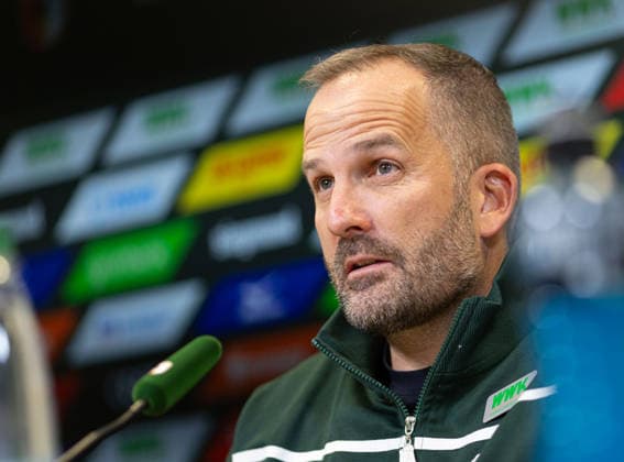Manuel Baum (Interims-Trainer FC Augsburg), Pressekonferenz vor dem Spiel gegen Bayer Leverkusen;
