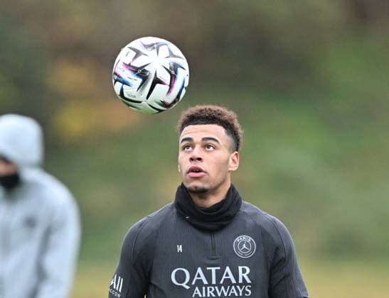 Paris Saint-Germain media day at the PSG Campus POISSY, FRANCE - DECEMBER 04: Desire Doue, Paris Saint-Germain player, in action during a training session on media day at the PSG Campus in Poissy, west of Paris, France on December 04, 2025. Mustafa Yalcin Anadolu Poissy France. Editorial use only. Please get in touch for any other usage.  Copyright: x2025xAnadoluxMustafaxYalcinx