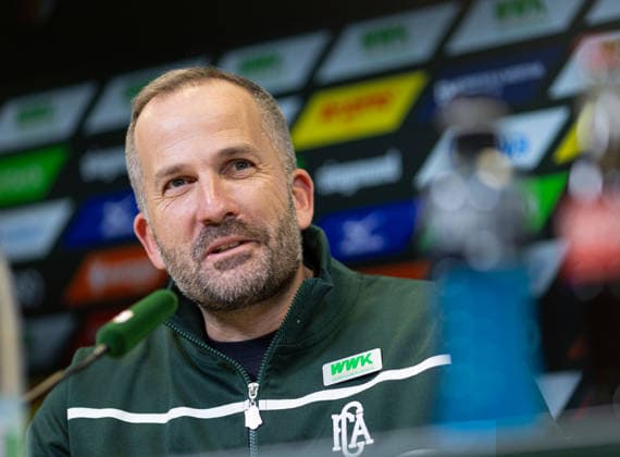 Manuel Baum (Interims-Trainer FC Augsburg), Pressekonferenz vor dem Spiel gegen Bayer Leverkusen;