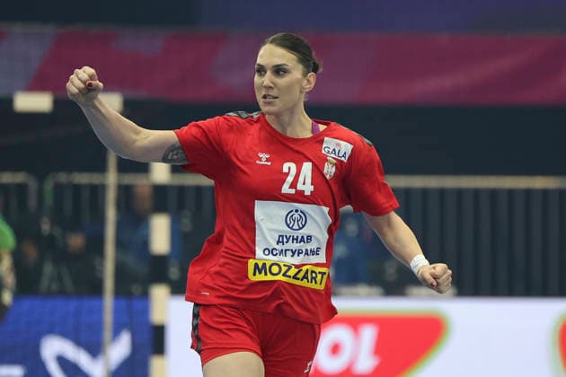 GER, Dortmund, 27th Wommen s World Championship, WM, Weltmeisterschaft 2025, Hauptrunde Main Round, Gruppe Group II 2. Runde Round: Serbien Serbia (SRB) vs. Färöer Inseln Faroe Islands (FRO) 04.12.2025, Westfalenhalle, Dortmund, GER, Dortmund, 27th Wommen s World Championship 2025, Hauptrunde Main Round, Gruppe Group II 2. Runde Round: Serbien Serbia (SRB) vs. Färöer Inseln Faroe Islands (FRO), im Bild: Torjubel Jubel Jubellauf, Jovana Skrobić (SRB 24),