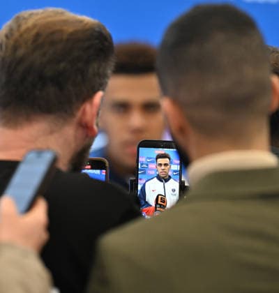 Paris Saint-Germain media day at the PSG Campus POISSY, FRANCE - DECEMBER 04: Desire Doue, player of Paris Saint-Germain speaks to press during a media day at the PSG Campus in Poissy, west of Paris, France on December 04, 2025. Mustafa Yalcin Anadolu Paris France. Editorial use only. Please get in touch for any other usage.  Copyright: x2025xAnadoluxMustafaxYalcinx