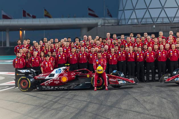 Formula 1 Etihad Airways Abu Dhabi Grand Prix 2025 Alexis Perrin OVERTAKE MAXPPP - Abu Dhabi 04 12 2025 Scuderia Ferrari HP team picture with 44 HAMILTON Lewis (gbr), Scuderia Ferrari HP, portrait, 16 LECLERC Charles (mon), Scuderia Ferrari HP, portrait at the Formula 1 Etihad Airways Abu Dhabi Grand Prix 2025, the 24th round of the 2025 FIA Formula 1 World Championship, WM, Weltmeisterschaft at Yas Marina Circuit in Abu Dhabi, United Arab Emirates, from 4 to 7 December 2025 Abu Dhabi Yas Marina Circuit United Arab Emirates Copyright: xOVERTAKE MAXPPPxAlexisxPerrinx OVT202512042111 OVT202512042111