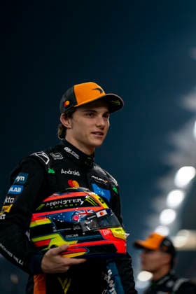 December 4, 2025, Abu Dhabi, United Arab Emirates: Australian driver OSCAR PIASTRI (McLaren F1 Team) is seen during preparations of the F1 Grand Prix of Abu Dhabi at Yas Marina Circuit in Abu Dhabi, United Arab Emirates. Abu Dhabi United Arab Emirates - ZUMAg147 20251204_fap_g147_026 Copyright: xJamesxGasperottix